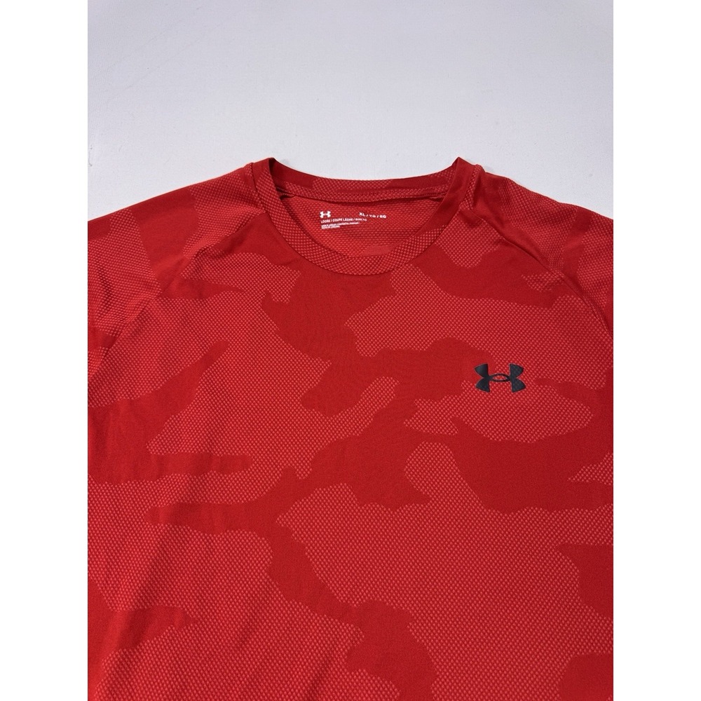 Under Armour UA Velocity Jacquard Men XL Red Camo Loose Fit Shirt 1371203-601